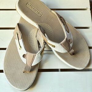Sperry “Seafish” Thong Sandals -Size 8M -EUC
